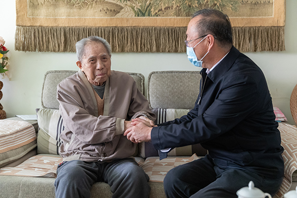 20201020_陳書(shū)記看望院士_孟禹豪攝 (2).jpg