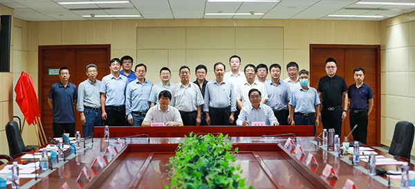 20210915_濮陽(yáng)市政府來(lái)校簽約 (16).jpg