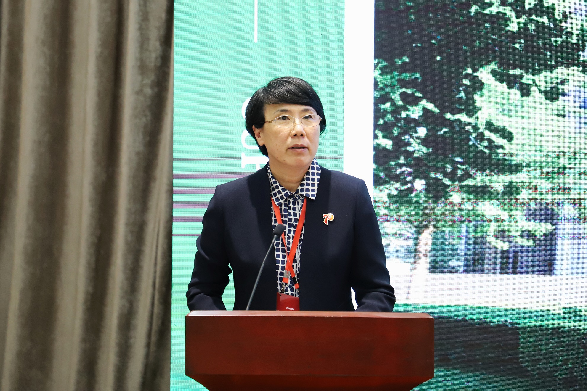 吳小林校長作特邀報(bào)告.JPG